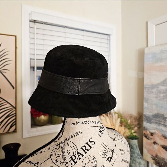 VTG Danier Genuine Suede Unisex Leather Bucket Style Hat. - Picture 6 of 15